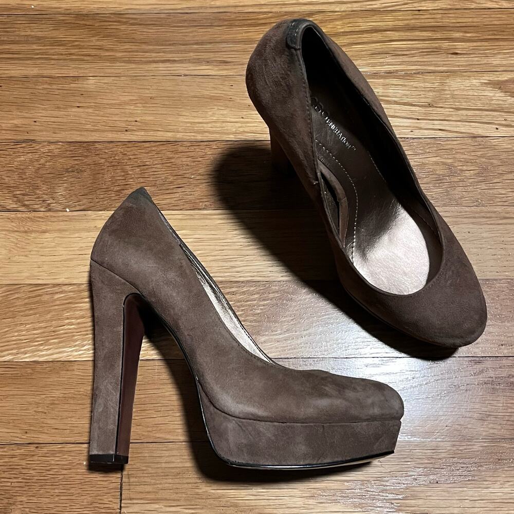 BCBGeneration Jodie Suede Pumps - Size 8M